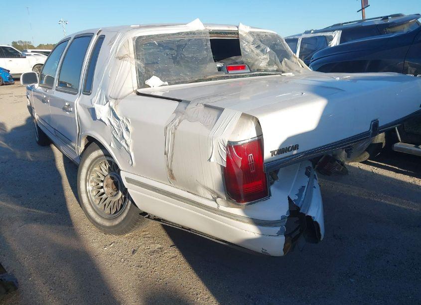 Photo 3 of 1997 Lincoln Town CAR EXECUTIVE (VIN 1LNLM81WXVY759293)