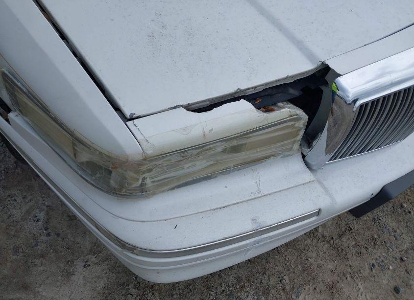 Photo 12 of 1997 Lincoln Town CAR SIGNATURE (VIN 1LNLM82W0VY693822)