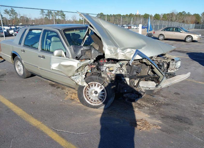 1997 Lincoln Town CAR SIGNATURE (VIN 1LNLM82W1VY741859) main photo