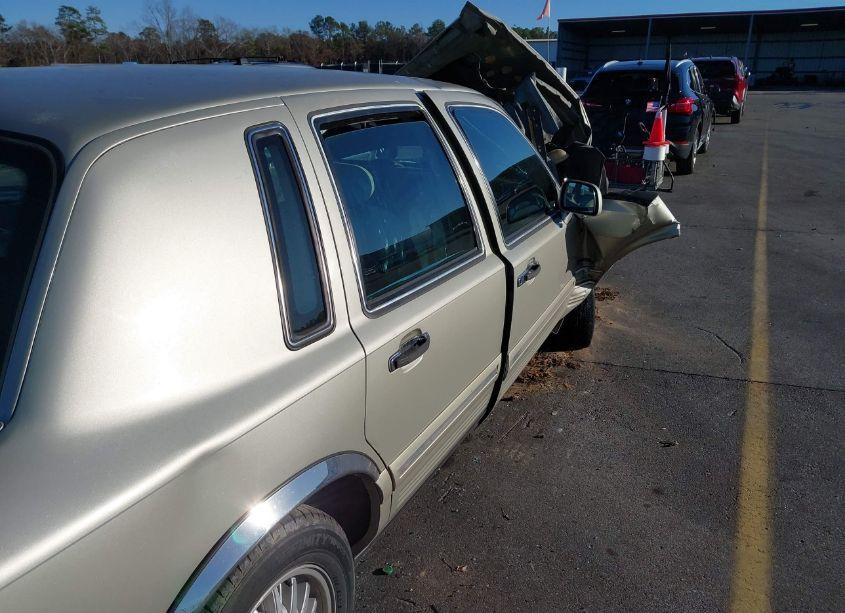 Photo 17 of 1997 Lincoln Town CAR SIGNATURE (VIN 1LNLM82W1VY741859)