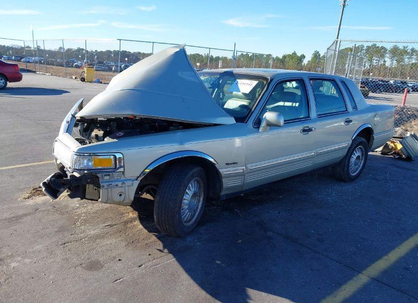 Photo 2 of 1997 Lincoln Town CAR SIGNATURE (VIN 1LNLM82W1VY741859)