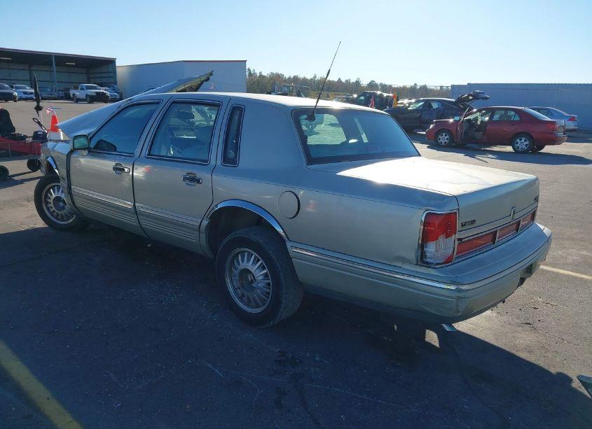 Photo 3 of 1997 Lincoln Town CAR SIGNATURE (VIN 1LNLM82W1VY741859)
