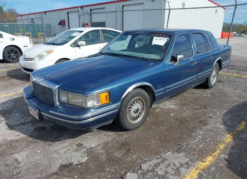Photo 2 of 1993 Lincoln Town CAR SIGNATURE/JACK NICKLAUS (VIN 1LNLM82W2PY736558)