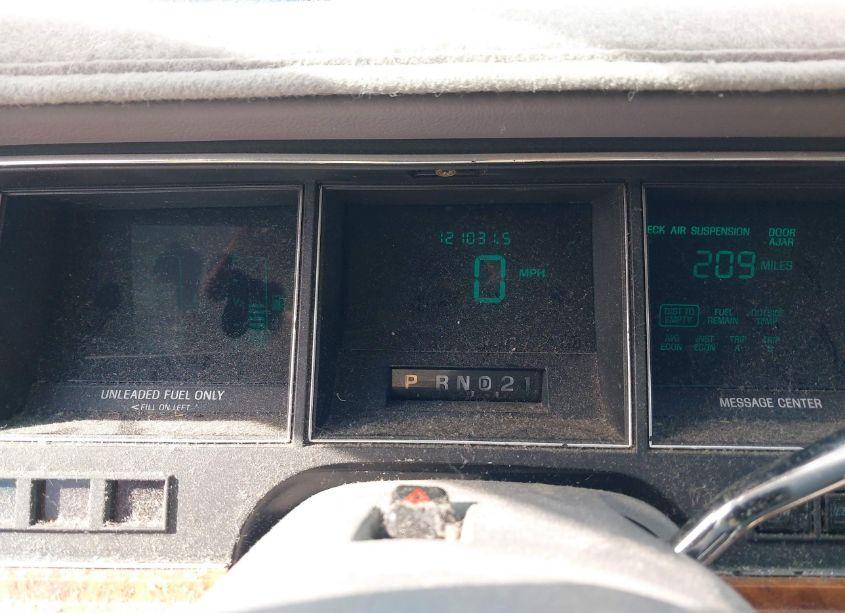 Photo 7 of 1993 Lincoln Town CAR SIGNATURE/JACK NICKLAUS (VIN 1LNLM82W2PY736558)