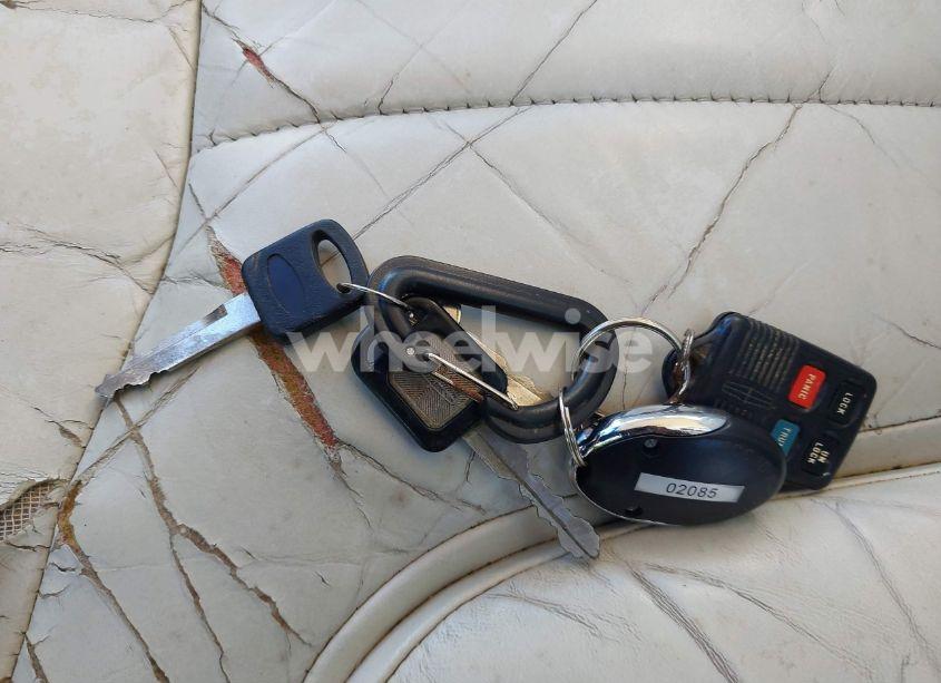 Photo 11 of 1993 Lincoln Town CAR SIGNATURE/JACK NICKLAUS (VIN 1LNLM82W3PY716738)