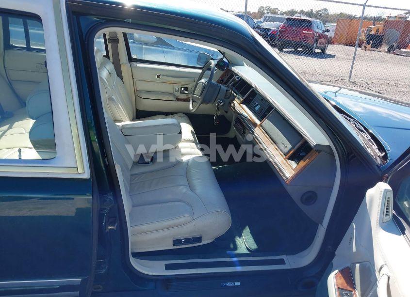 Photo 5 of 1993 Lincoln Town CAR SIGNATURE/JACK NICKLAUS (VIN 1LNLM82W3PY716738)