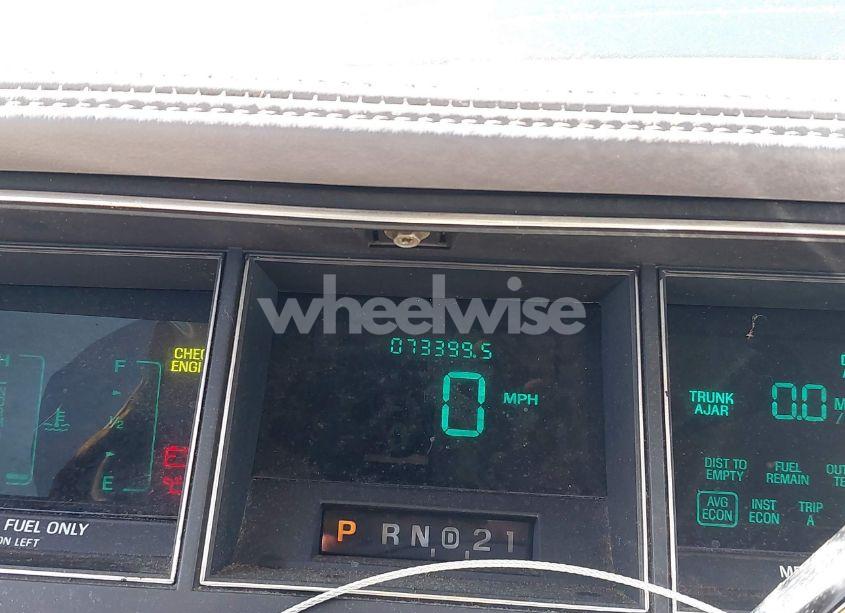 Photo 7 of 1993 Lincoln Town CAR SIGNATURE/JACK NICKLAUS (VIN 1LNLM82W3PY716738)