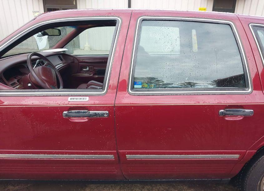 Photo 14 of 1997 Lincoln Town CAR SIGNATURE (VIN 1LNLM82W5VY738415)