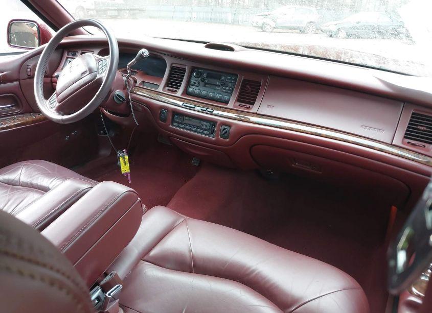 Photo 5 of 1997 Lincoln Town CAR SIGNATURE (VIN 1LNLM82W5VY738415)