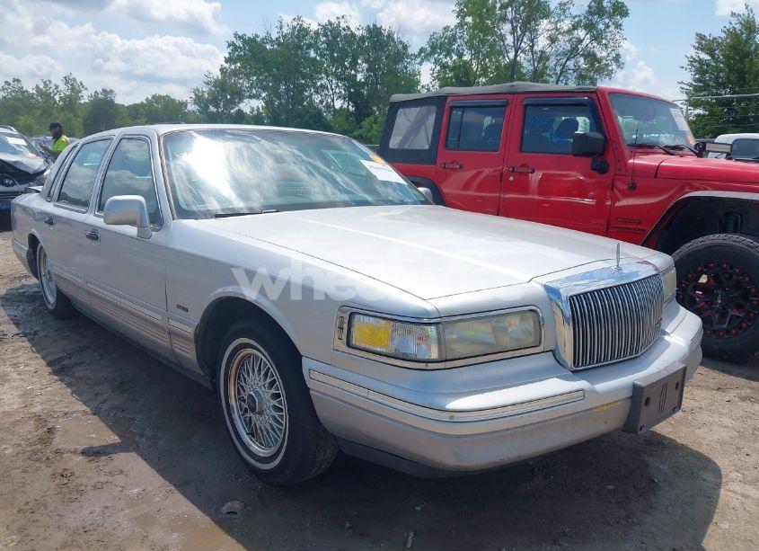 1995 Lincoln Town CAR SIGNATURE/SPINNAKER (VIN 1LNLM82W6SY643714) main photo