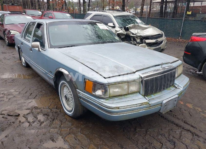 1992 Lincoln Town CAR SIGNATURE (VIN 1LNLM82W8NY693955) main photo