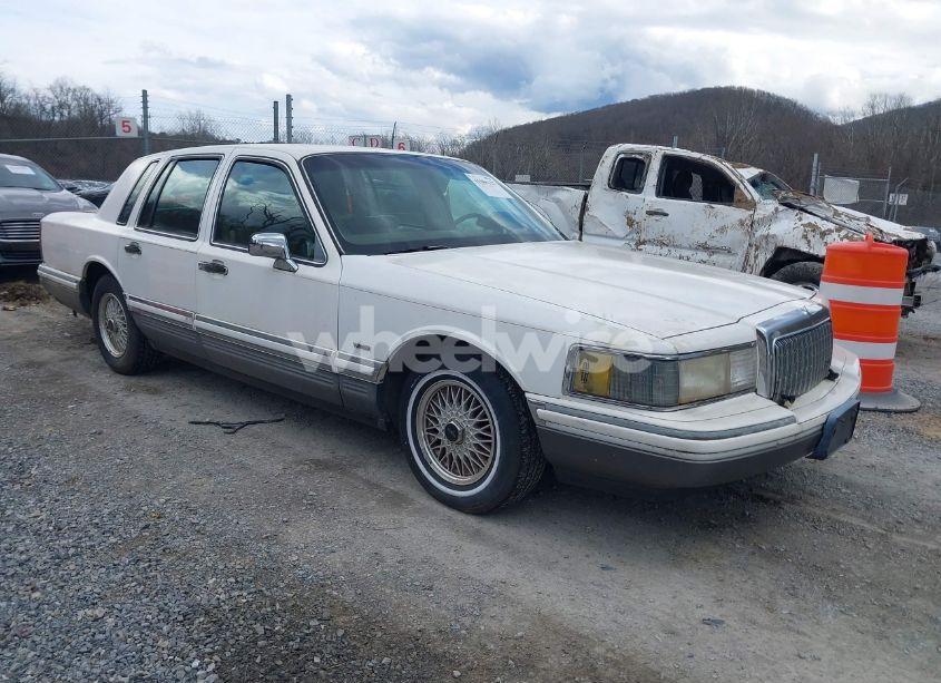 1994 Lincoln Town CAR SIGNATURE/TOURNAMENT (VIN 1LNLM82W9RY619157) main photo