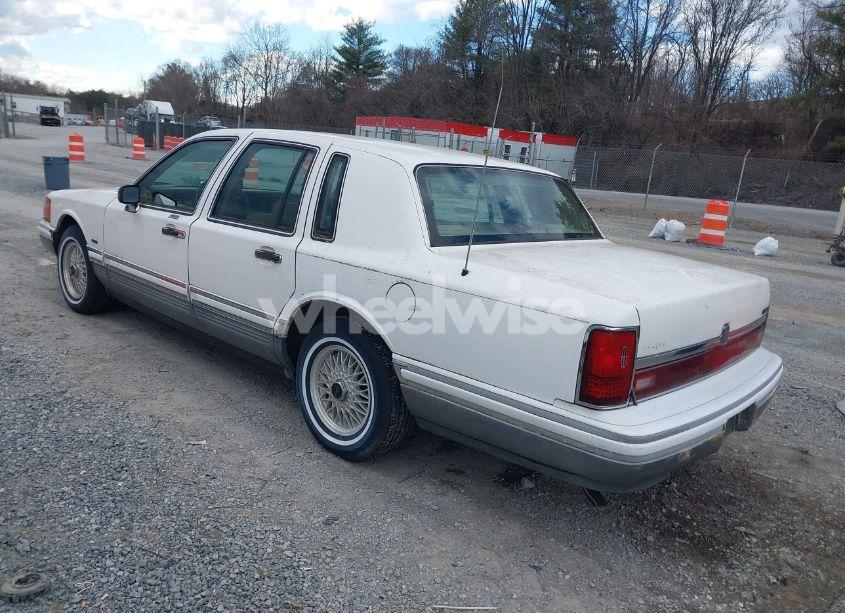 Photo 3 of 1994 Lincoln Town CAR SIGNATURE/TOURNAMENT (VIN 1LNLM82W9RY619157)