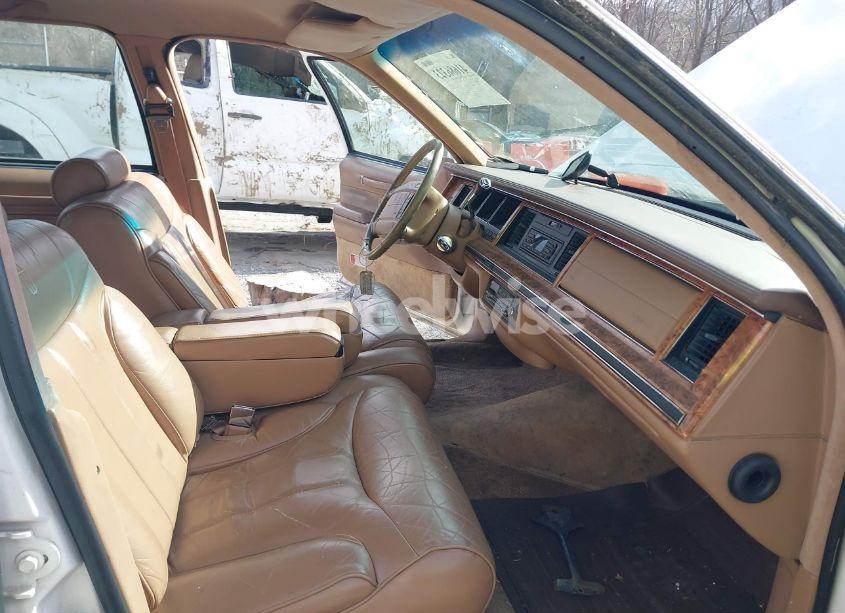 Photo 5 of 1994 Lincoln Town CAR SIGNATURE/TOURNAMENT (VIN 1LNLM82W9RY619157)