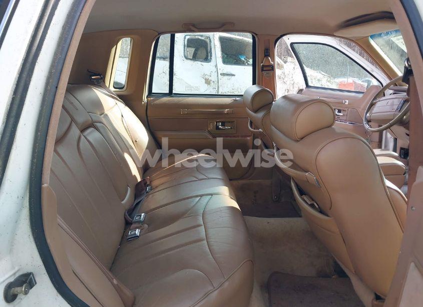 Photo 8 of 1994 Lincoln Town CAR SIGNATURE/TOURNAMENT (VIN 1LNLM82W9RY619157)