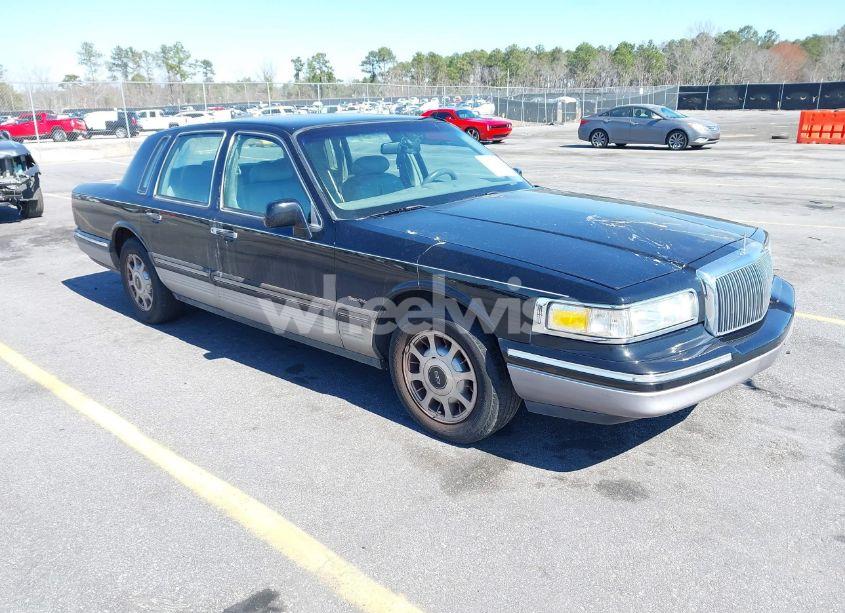 1997 Lincoln Town CAR SIGNATURE (VIN 1LNLM82W9VY689638) main photo