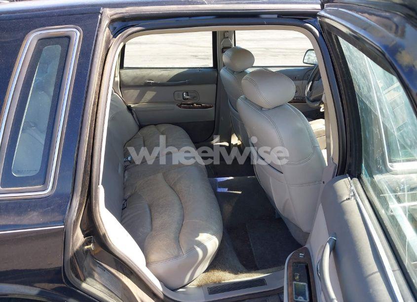 Photo 8 of 1997 Lincoln Town CAR SIGNATURE (VIN 1LNLM82W9VY689638)