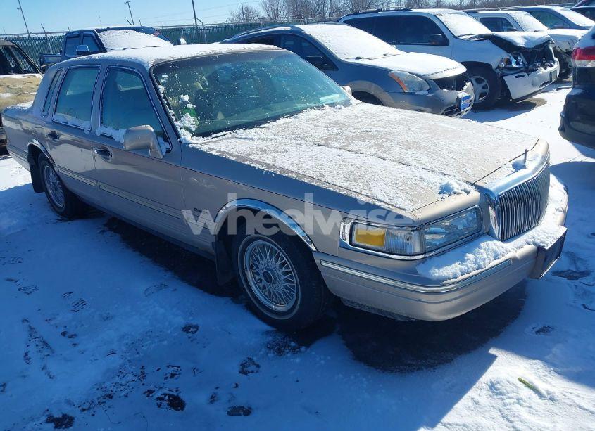 1997 Lincoln Town CAR SIGNATURE (VIN 1LNLM82W9VY691079) main photo