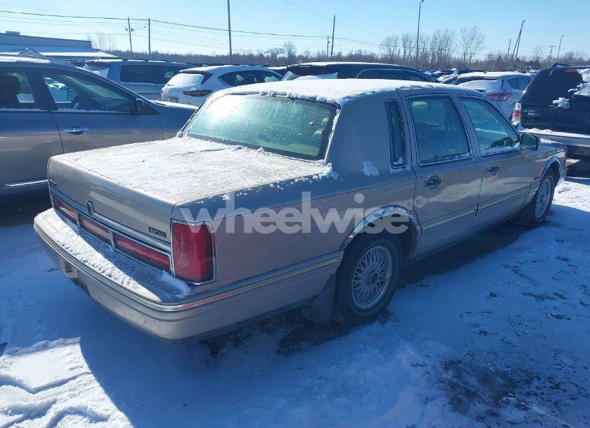 Photo 4 of 1997 Lincoln Town CAR SIGNATURE (VIN 1LNLM82W9VY691079)