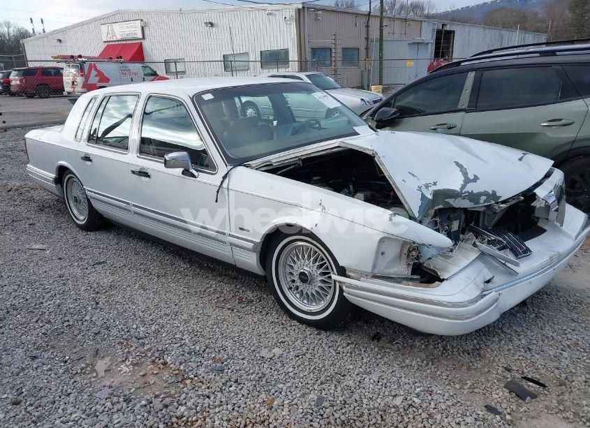1993 Lincoln Town CAR SIGNATURE/JACK NICKLAUS (VIN 1LNLM82WXPY763961) main photo
