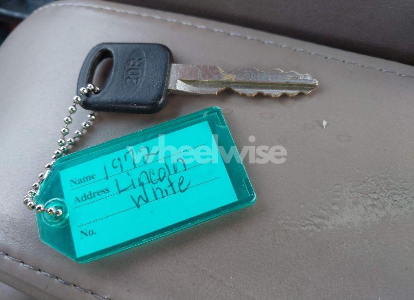 Photo 11 of 1993 Lincoln Town CAR SIGNATURE/JACK NICKLAUS (VIN 1LNLM82WXPY763961)