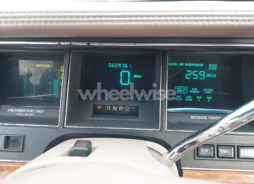 Photo 7 of 1993 Lincoln Town CAR SIGNATURE/JACK NICKLAUS (VIN 1LNLM82WXPY763961)