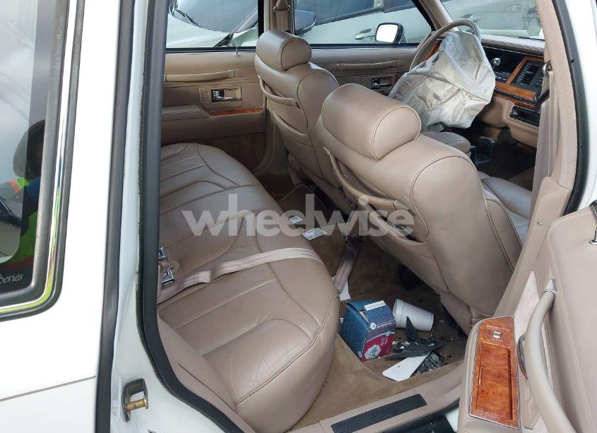 Photo 8 of 1993 Lincoln Town CAR SIGNATURE/JACK NICKLAUS (VIN 1LNLM82WXPY763961)