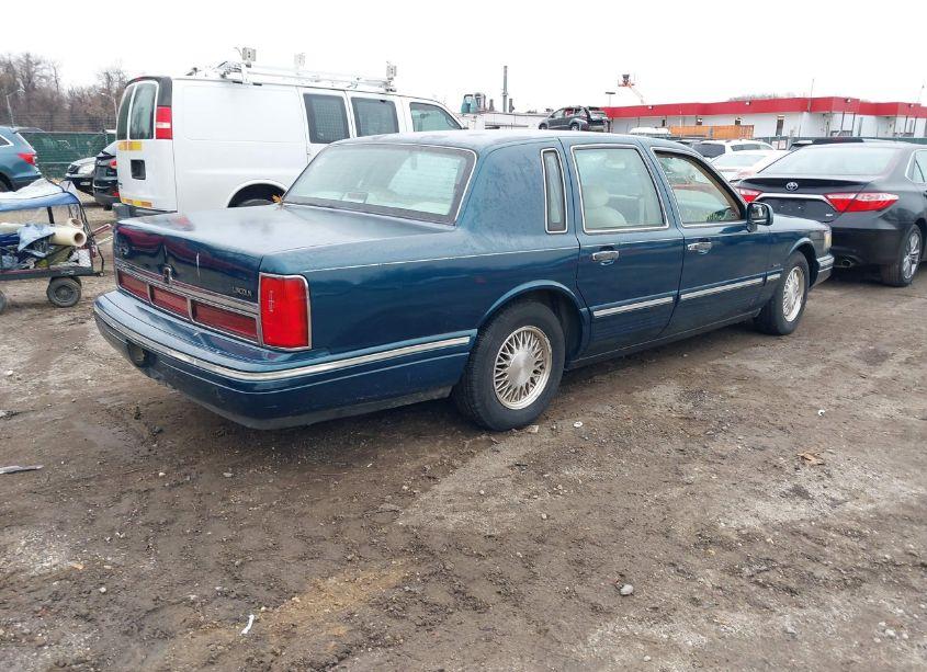 Photo 4 of 1997 Lincoln Town CAR SIGNATURE (VIN 1LNLM82WXVY744419)