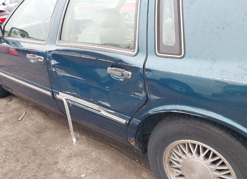Photo 6 of 1997 Lincoln Town CAR SIGNATURE (VIN 1LNLM82WXVY744419)