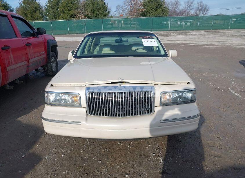 Photo 6 of 1997 Lincoln Town CAR CARTIER (VIN 1LNLM83W3VY638439)