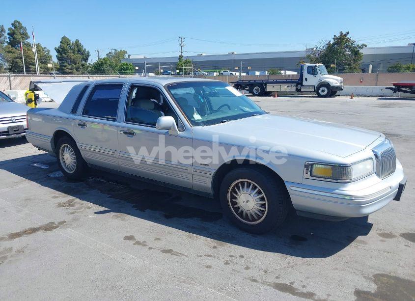 1997 Lincoln Town CAR CARTIER (VIN 1LNLM83W3VY744356) main photo