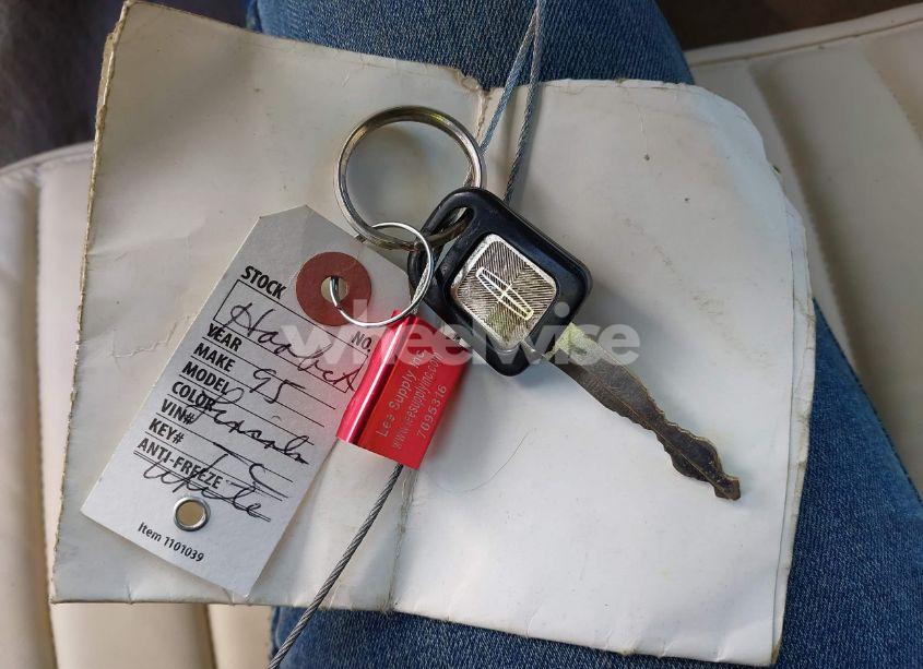 Photo 11 of 1995 Lincoln Town CAR CARTIER (VIN 1LNLM83W4SY680923)