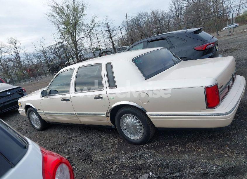Photo 14 of 1995 Lincoln Town CAR CARTIER (VIN 1LNLM83W4SY680923)
