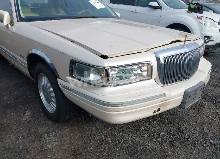 Photo 6 of 1995 Lincoln Town CAR CARTIER (VIN 1LNLM83W4SY680923)