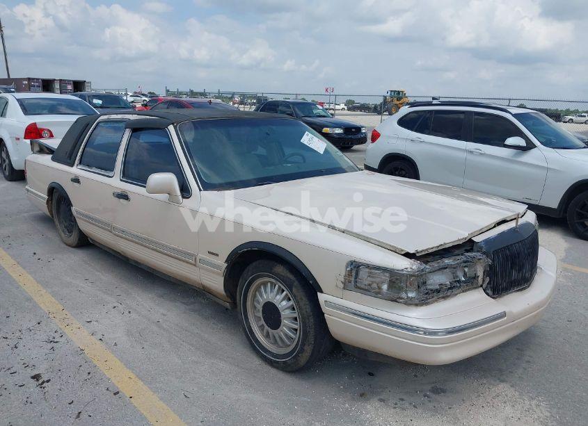 1997 Lincoln Town CAR CARTIER (VIN 1LNLM83W8VY627663) main photo