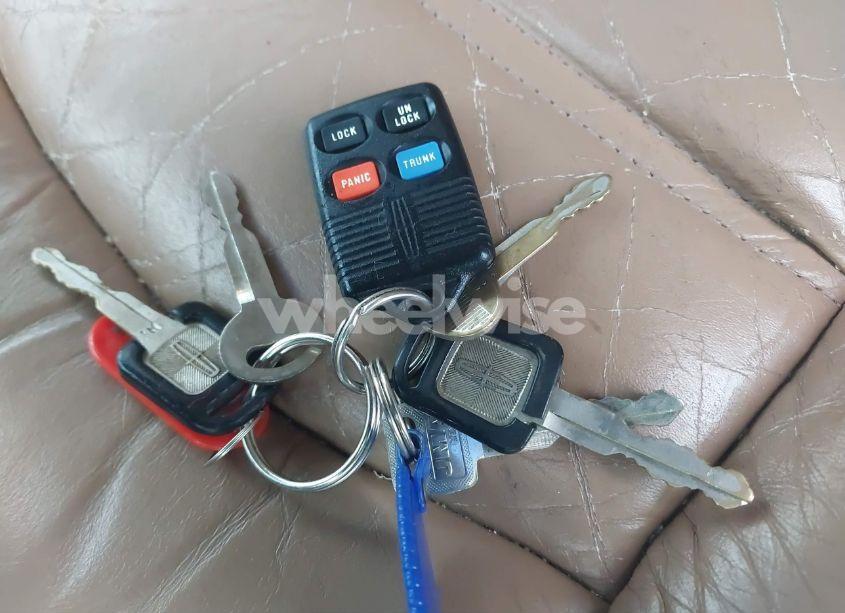 Photo 11 of 1994 Lincoln Continental EXECUTIVE (VIN 1LNLM9742RY749388)