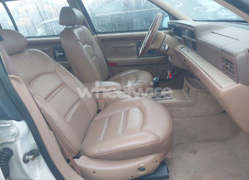 Photo 5 of 1994 Lincoln Continental EXECUTIVE (VIN 1LNLM9742RY749388)