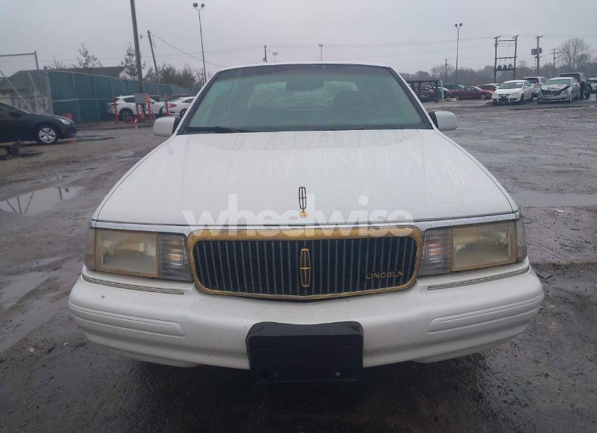 Photo 6 of 1994 Lincoln Continental EXECUTIVE (VIN 1LNLM9742RY749388)