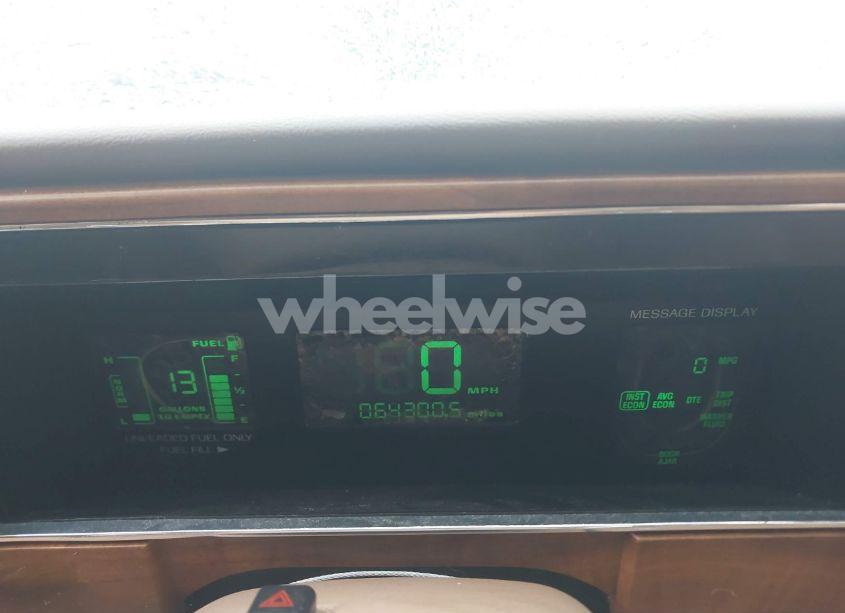 Photo 7 of 1994 Lincoln Continental EXECUTIVE (VIN 1LNLM9742RY749388)