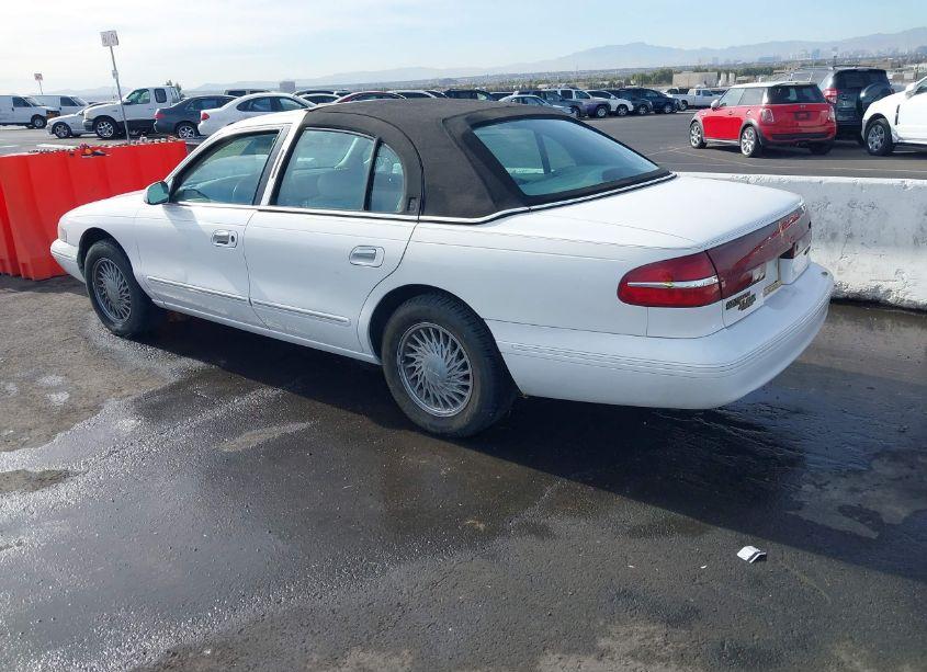 Photo 3 of 1997 Lincoln Continental (VIN 1LNLM97V1VY623137)