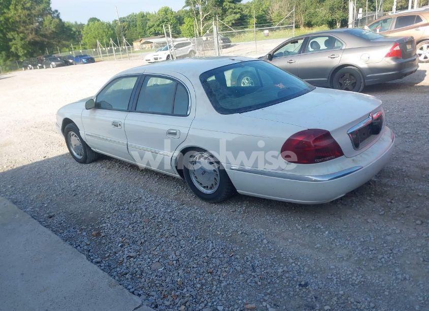 Photo 3 of 1998 Lincoln Continental (VIN 1LNLM97V1WY602564)