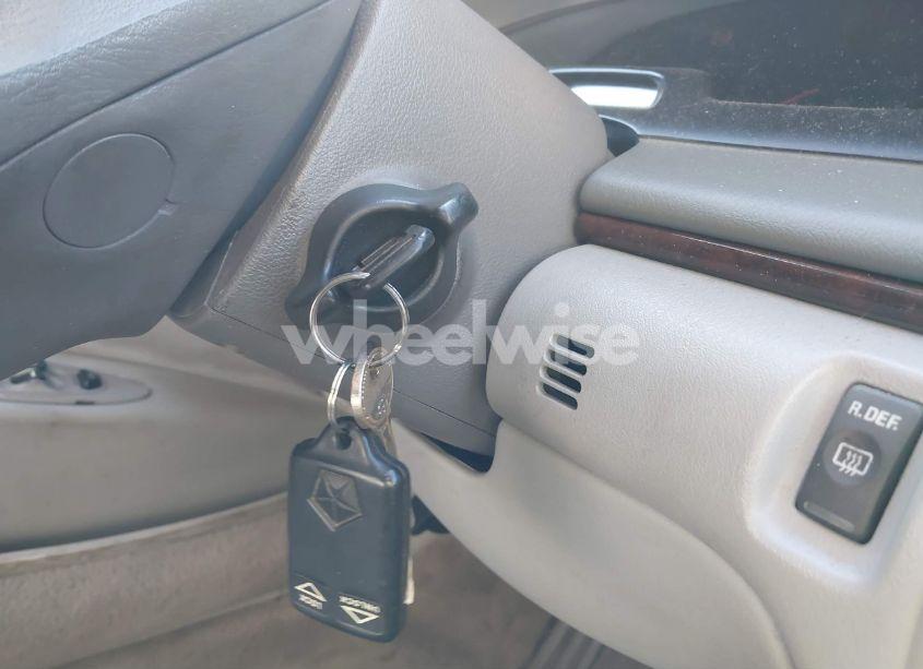 Photo 11 of 1995 Lincoln Continental (VIN 1LNLM97V4SY719064)