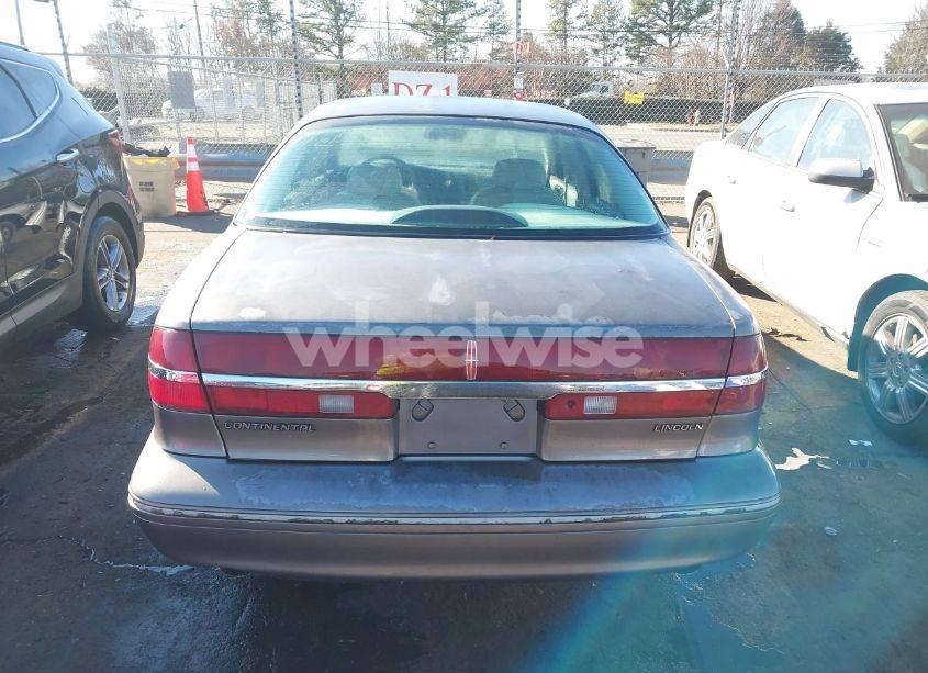 Photo 16 of 1995 Lincoln Continental (VIN 1LNLM97V4SY719064)