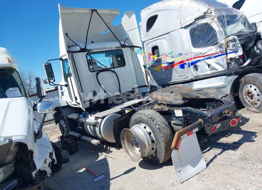 Photo 3 of 2020 Mack Anthem N/A (VIN 1M1AN4AY4LM001487)