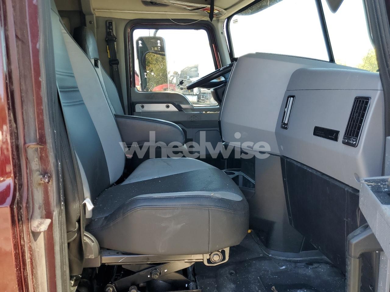 Photo 5 of 2025 MACK ANTHEM SEMI TRUCK (VIN 1M1AN4GY0SM048327)