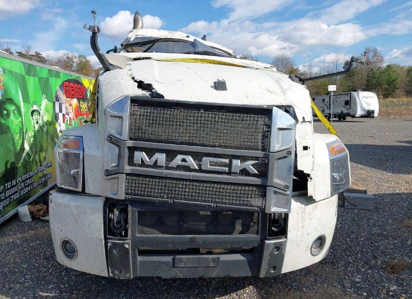 Photo 11 of 2022 Mack Anthem N/A (VIN 1M1AN4GY1NM026907)