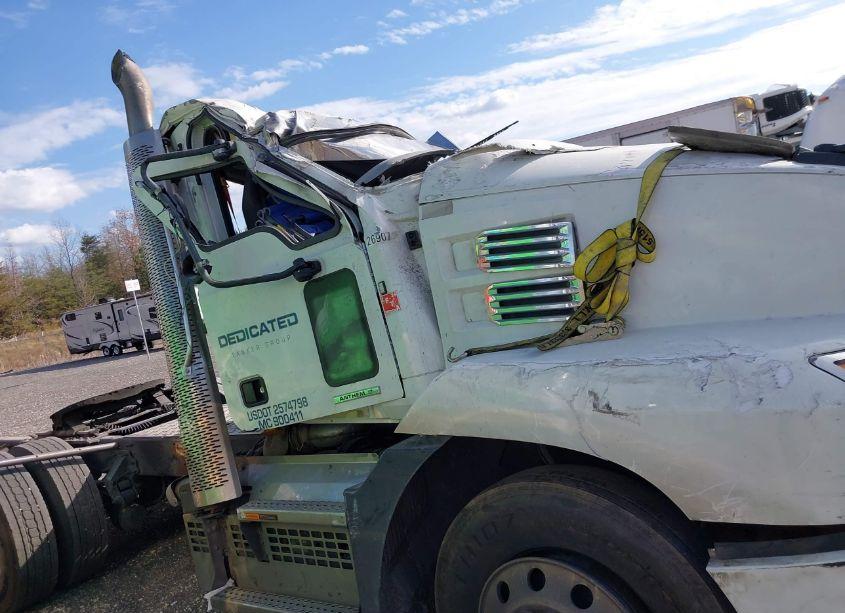 Photo 12 of 2022 Mack Anthem N/A (VIN 1M1AN4GY1NM026907)