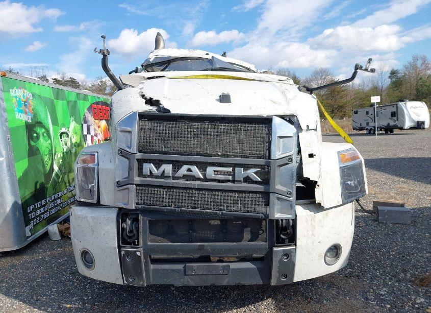 Photo 9 of 2022 Mack Anthem N/A (VIN 1M1AN4GY1NM026907)