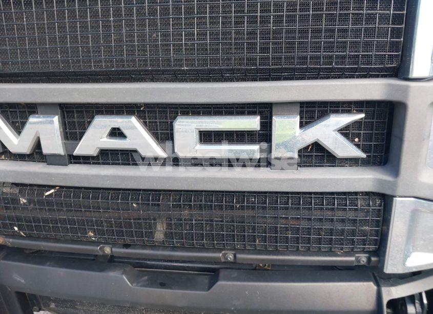 Photo 9 of 2020 Mack Anthem N/A (VIN 1M1AN4GY4LM012755)