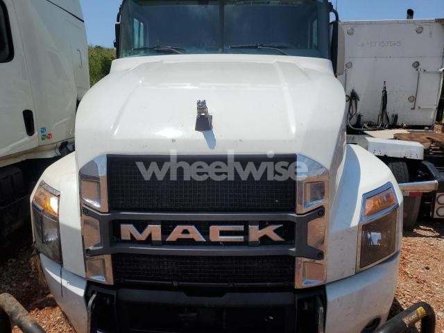 Photo 8 of 2023 MACK ANTHEM SEMI TRUCK (VIN 1M1AN4GY7PM036523)